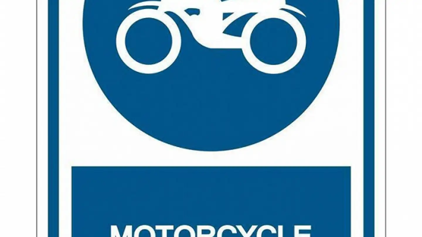 Indoor motorbike parking space for rent - Lehenmattstrasse 110, 4052 Basel