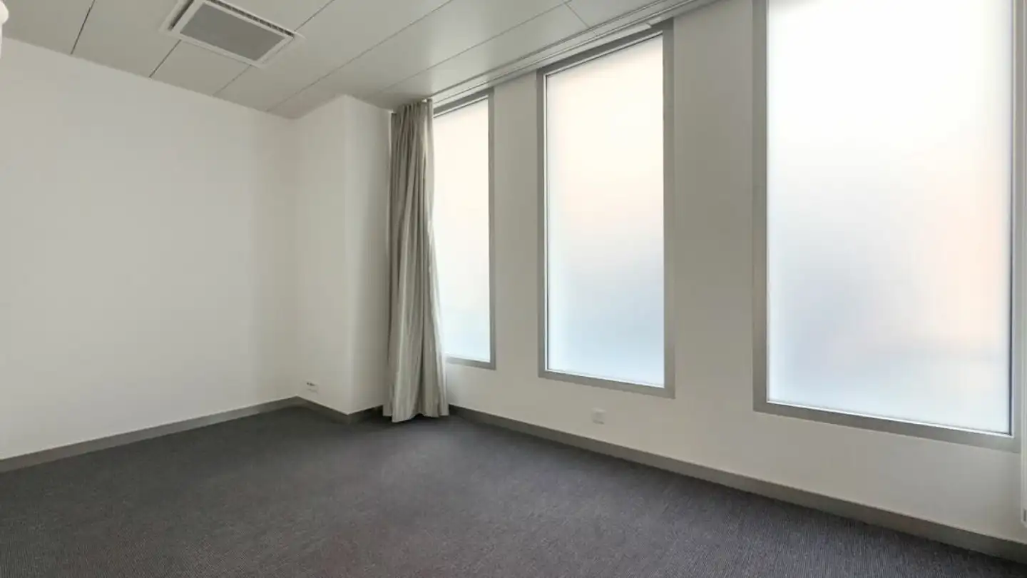 Grande magazzino in affitto - Avenue De La Gare, 1870 Monthey - Photo 4