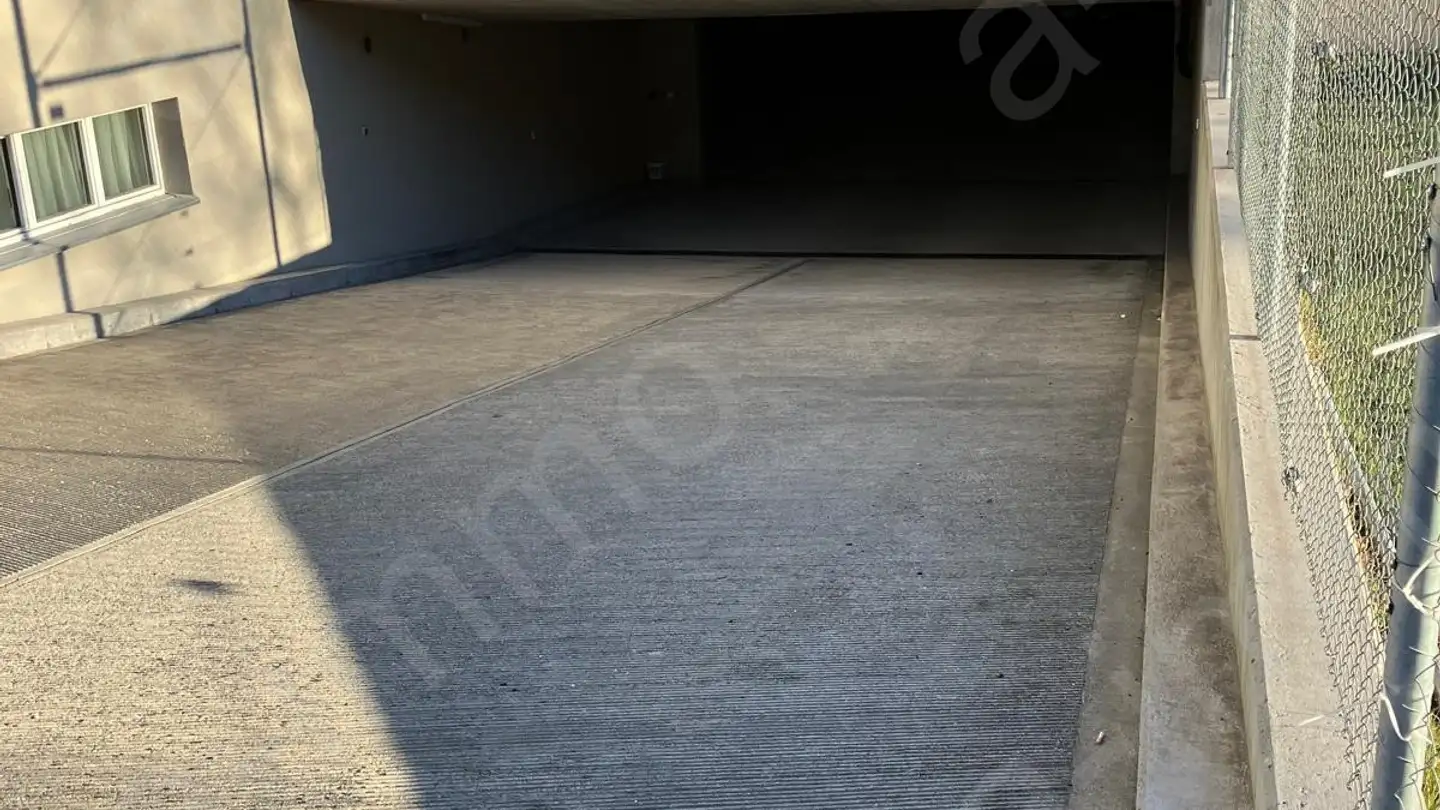 Tiefgaragenstellplatz kaufen - Zürcherstrasse 70, 7320 Sargans - Foto 3