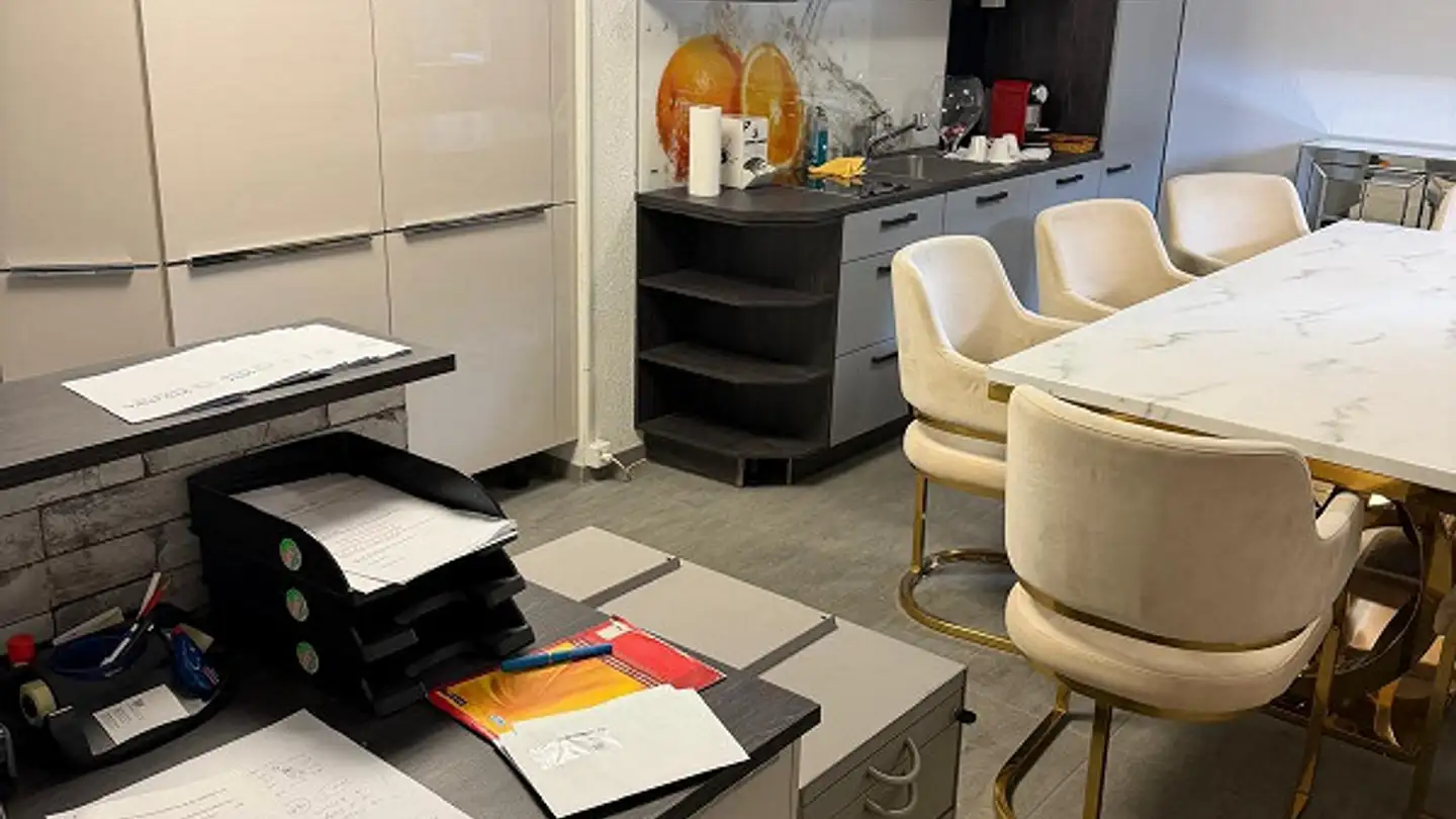 Bürofläche mieten - Usterstrasse 4, 8604 Volketswil - Foto 2
