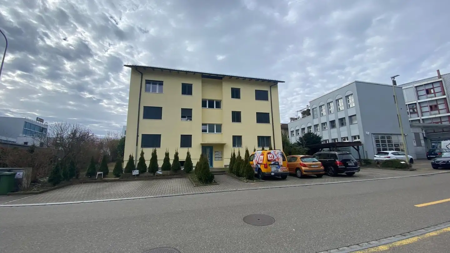 Outdoor parking space for rent - Alte Dübendorferstrasse 18, 8305 Dietlikon