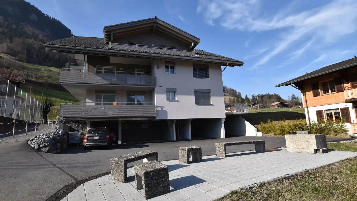 Place de parking extérieure à louer - Reudlenstrasse 10, 3713 Reichenbach im Kandertal
