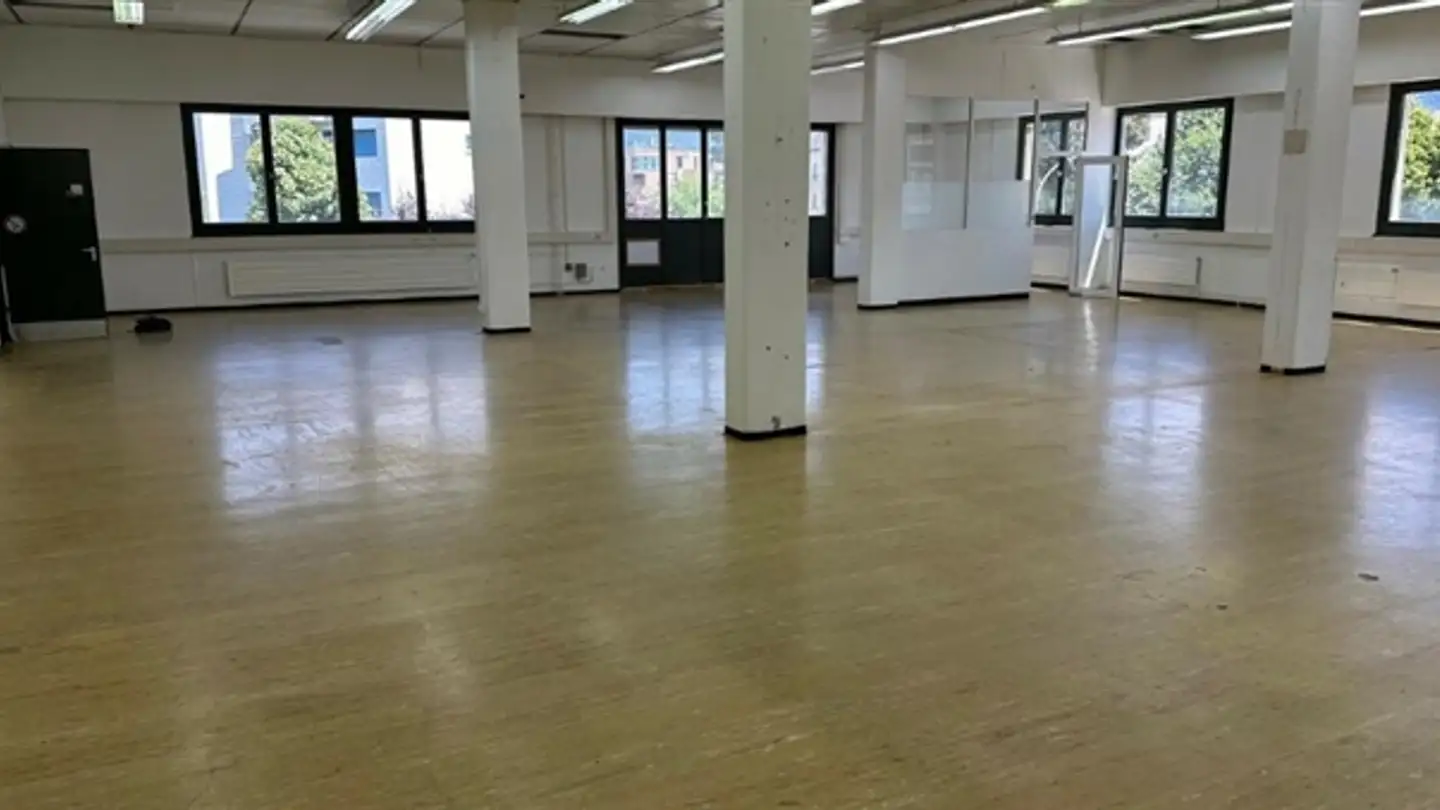 Gewerbe mieten - Rue De La Toula 20, 1630 Bulle - Foto 4