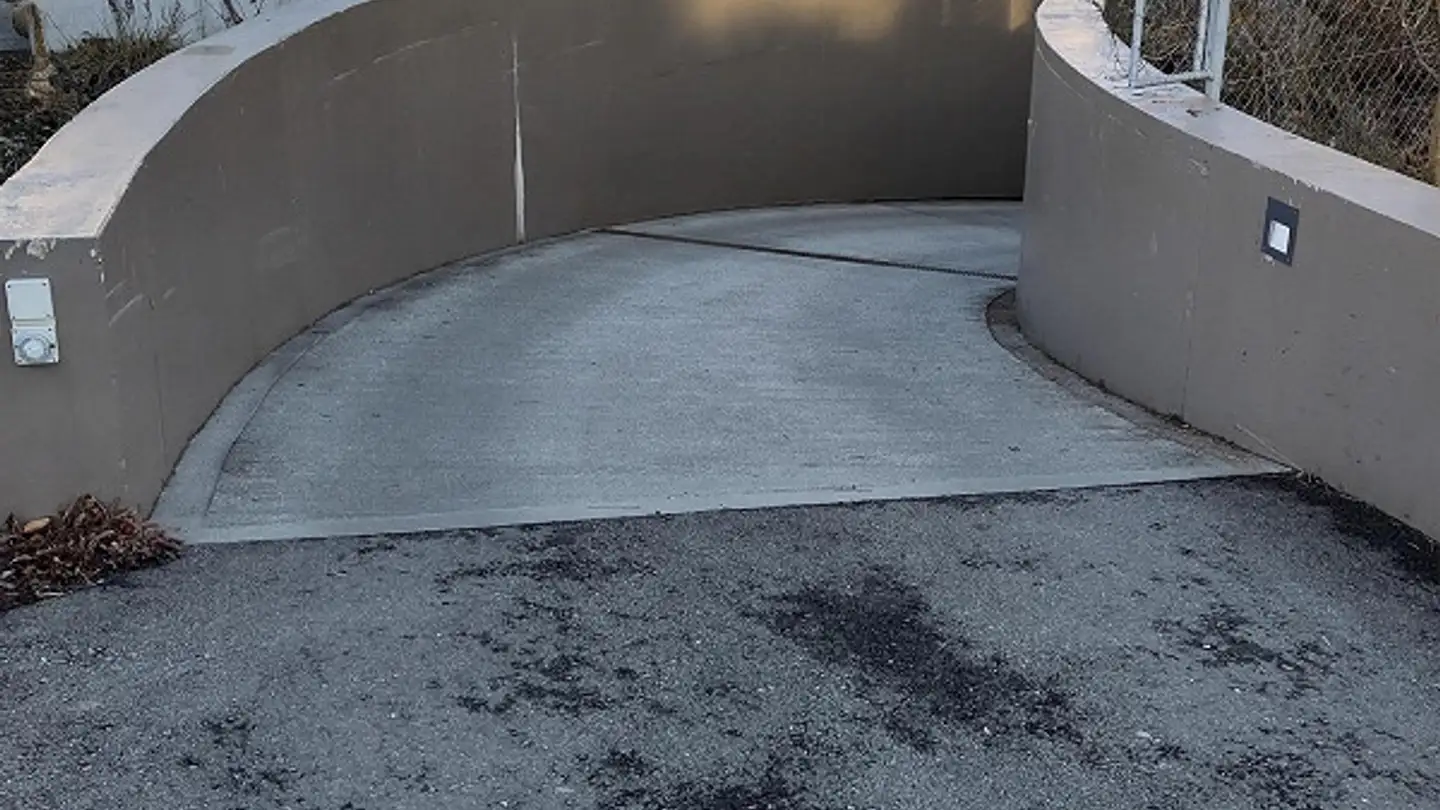 Place de parking souterraine à louer - Grüneggweg 10, 6280 Hochdorf - Photo 3