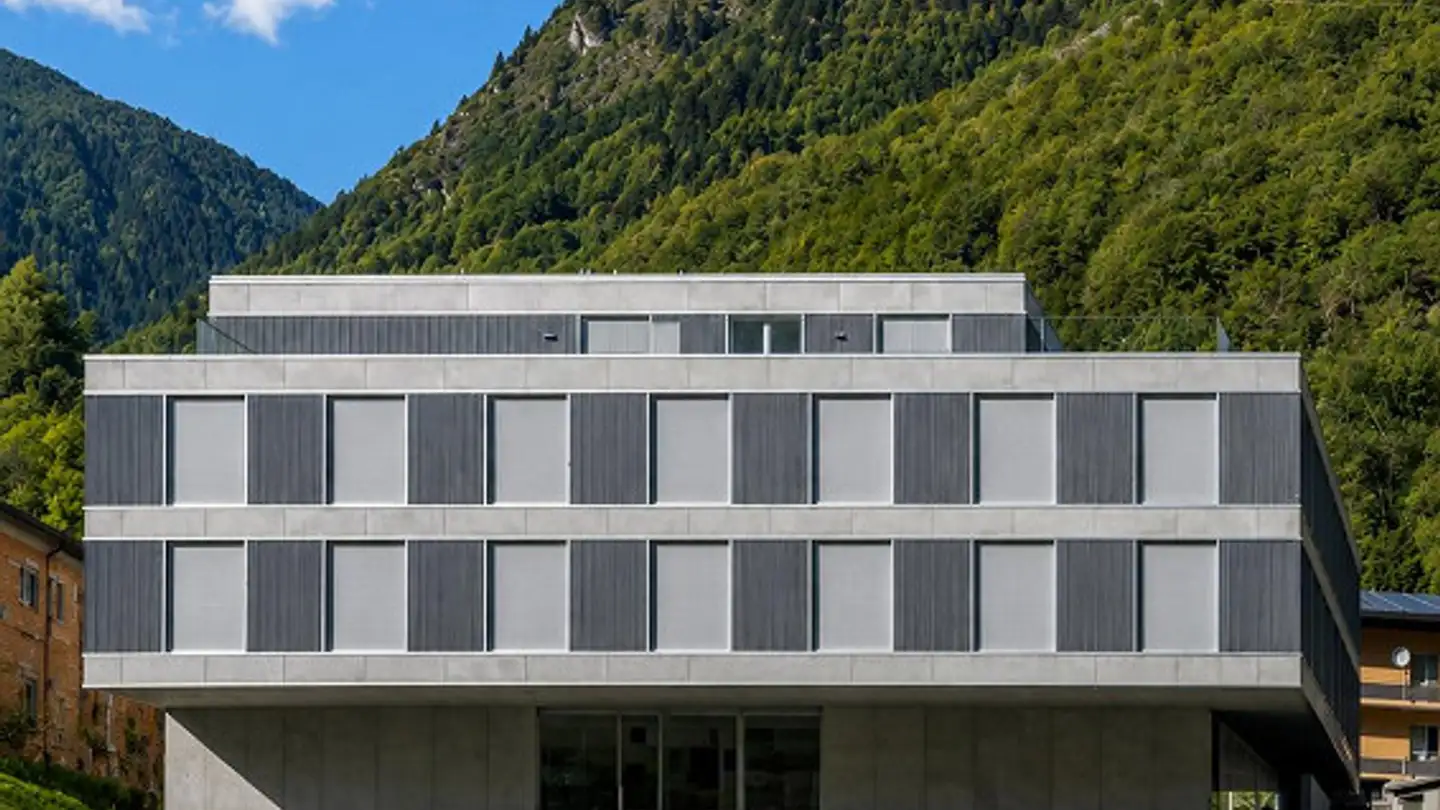 Spazio ufficio in affitto - Via Cantonale 109, 6537 Grono