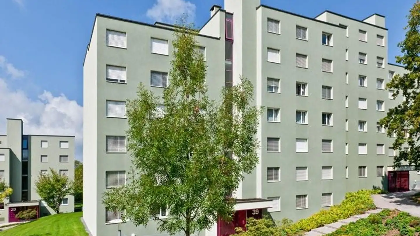 Outdoor parking space for rent - 8967 Widen