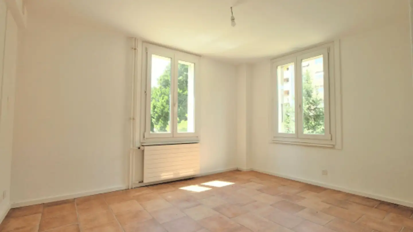 Edificio residenziale in vendita - 2068 Hauterive NE - Photo 4