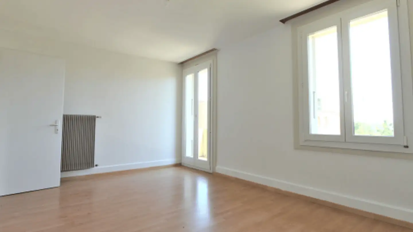 Edificio residenziale in vendita - 2068 Hauterive NE - Photo 2