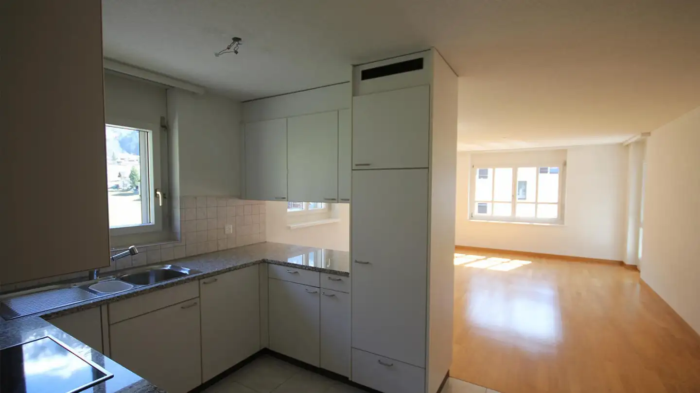Apartment for rent - 8767 Elm - Photo 3