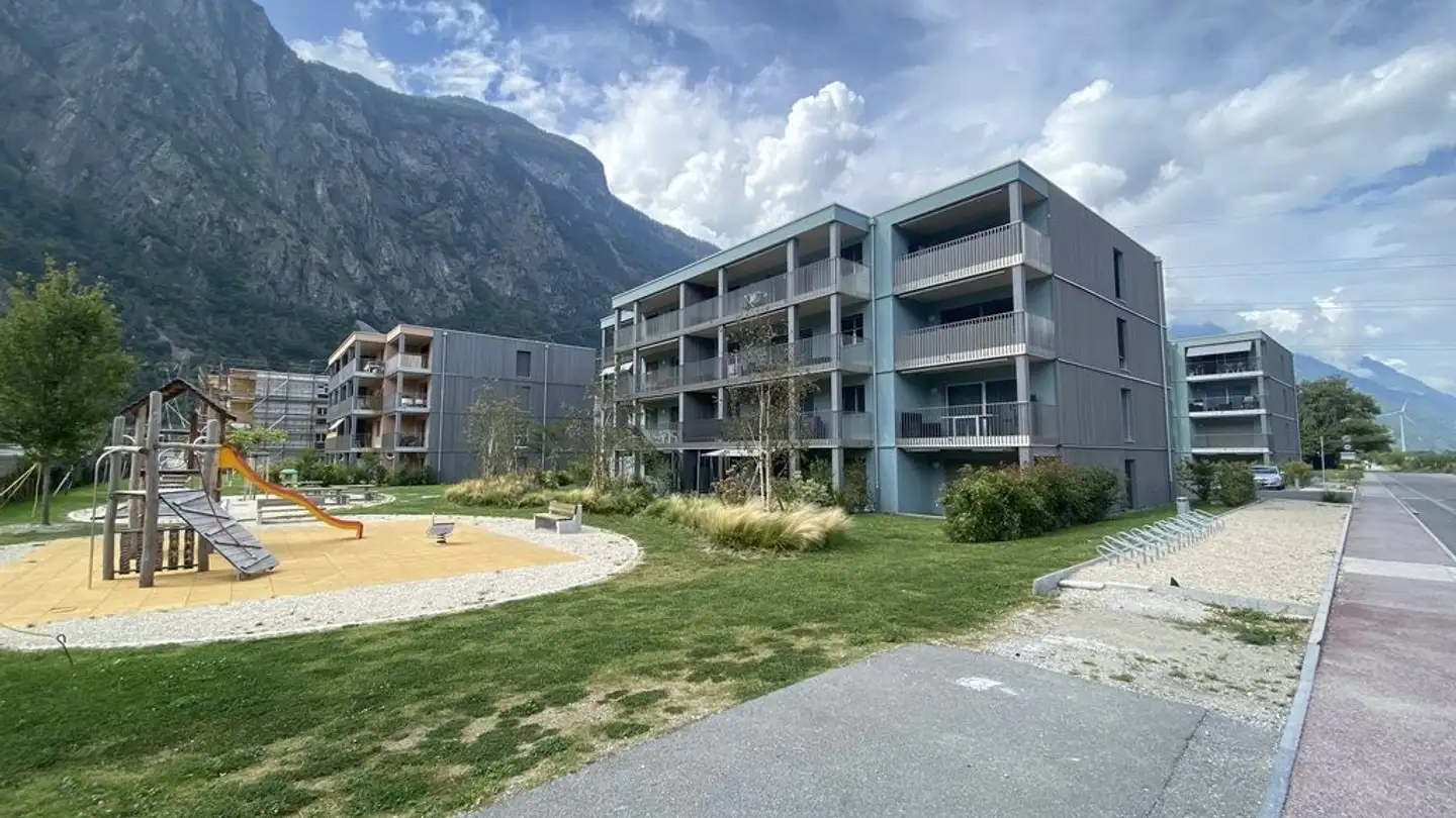 Outdoor motorbike parking space for rent - Chemin Du Milieu 77, 1920 Martigny - Photo 2