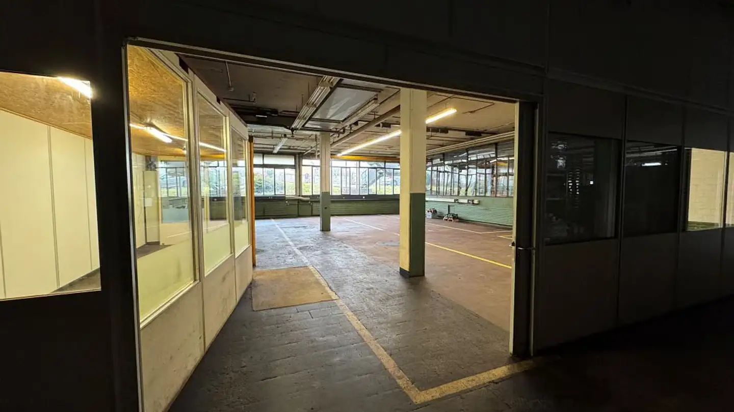 Gewerbe mieten - Alte Bernstrasse 53, 4573 Lohn-Ammannsegg - Foto 2