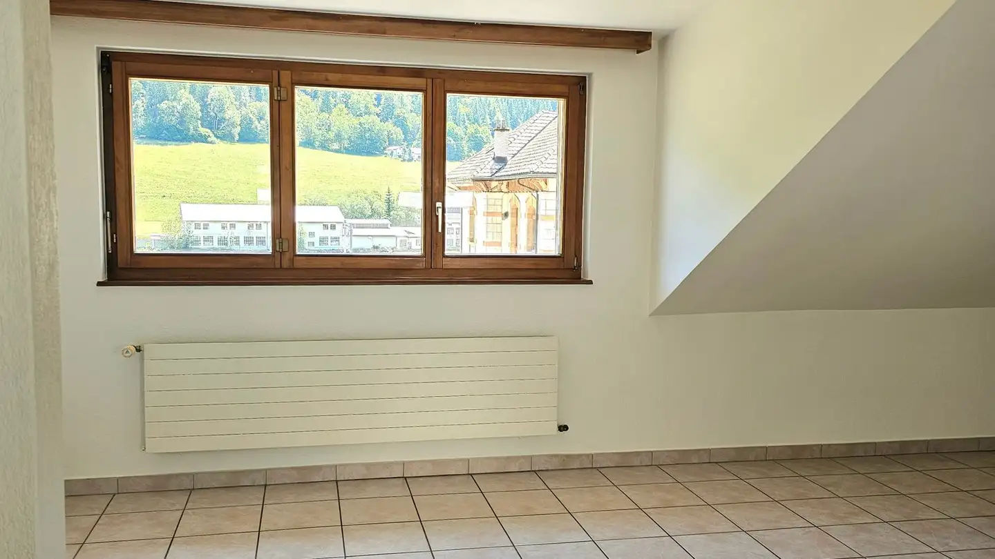 Dachgeschosswohnung mieten - Derrière-Cour 1, 2115 Buttes - Foto 4