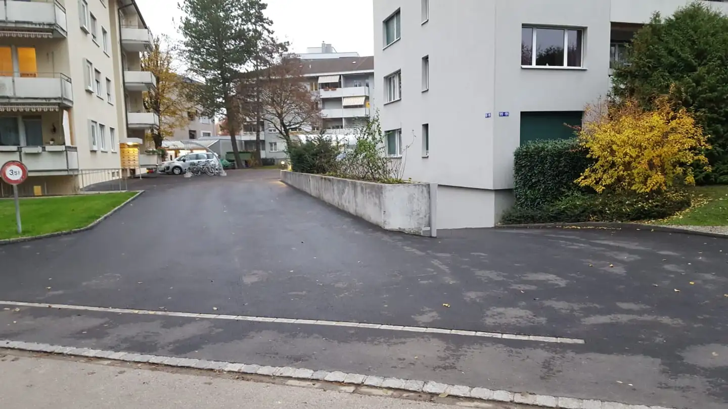 Outdoor parking space for rent - Endlikerstrasse 101, 8400 Winterthur