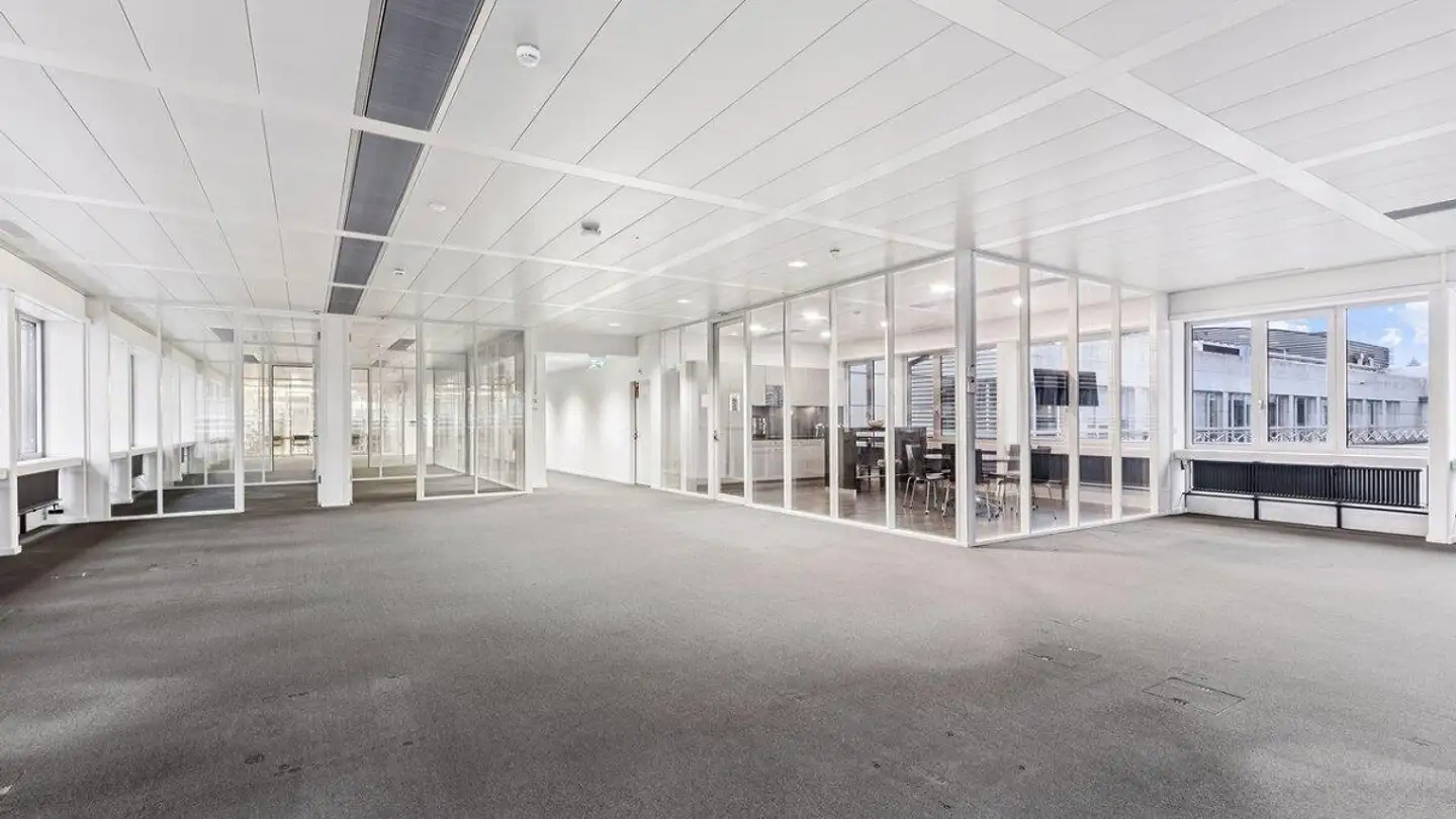 Office space for rent - Thurgauerstrasse 54, 8050 Zürich