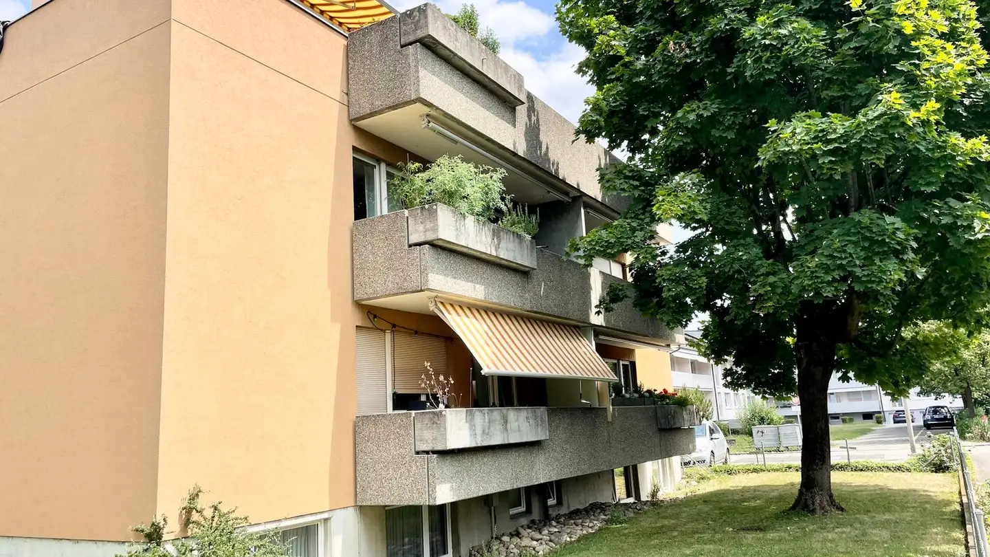 Parcheggio esterno in affitto - Römerstrasse 32, 4153 Reinach BL