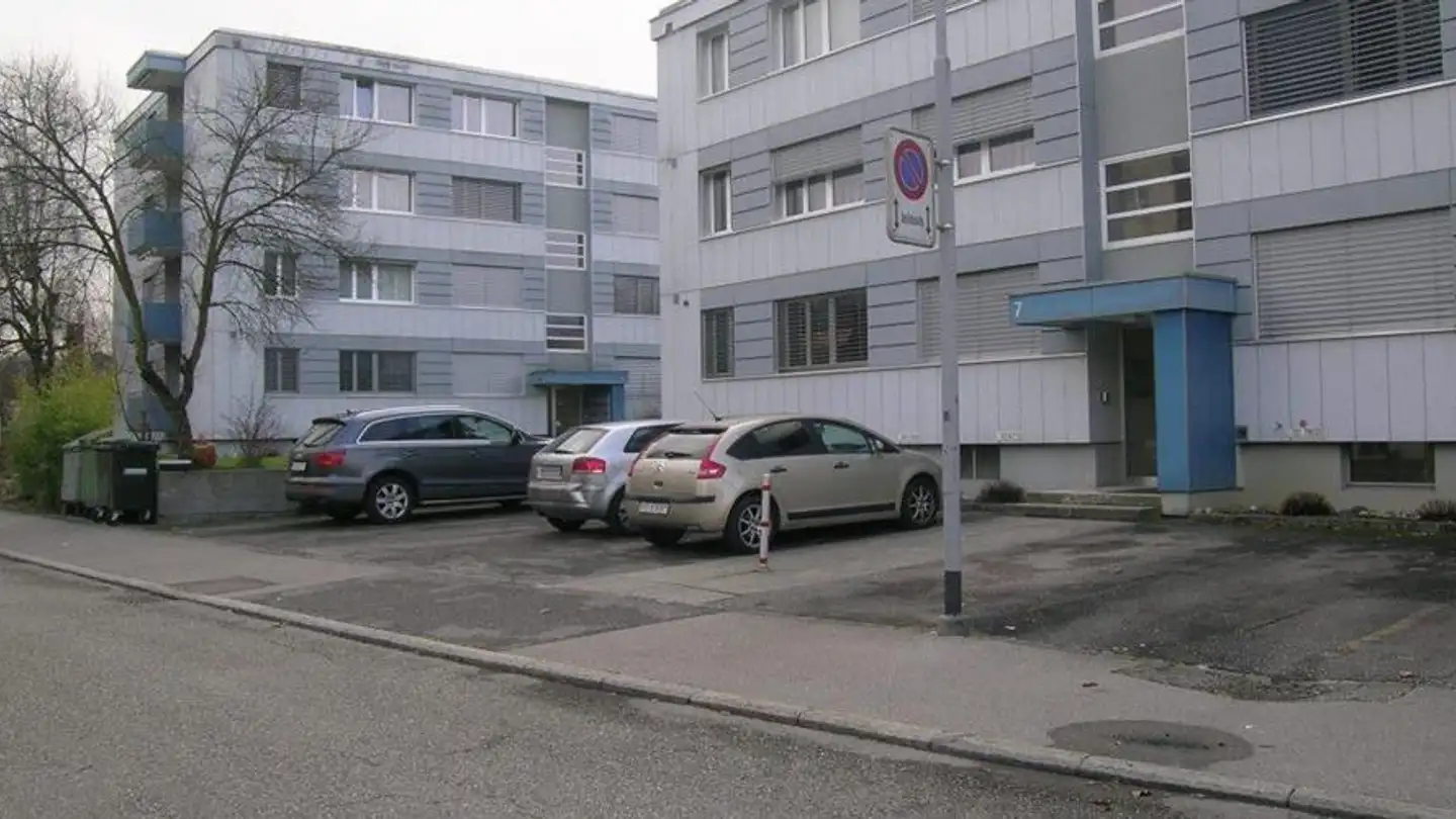 Überdachter Parkplatz mieten - Fliederweg 5, 4528 Zuchwil