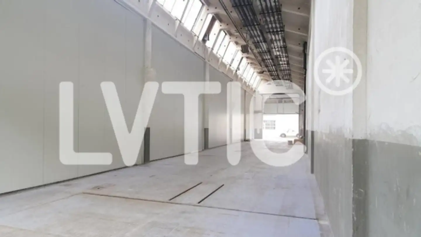 Storage space for rent - 1305 Penthalaz