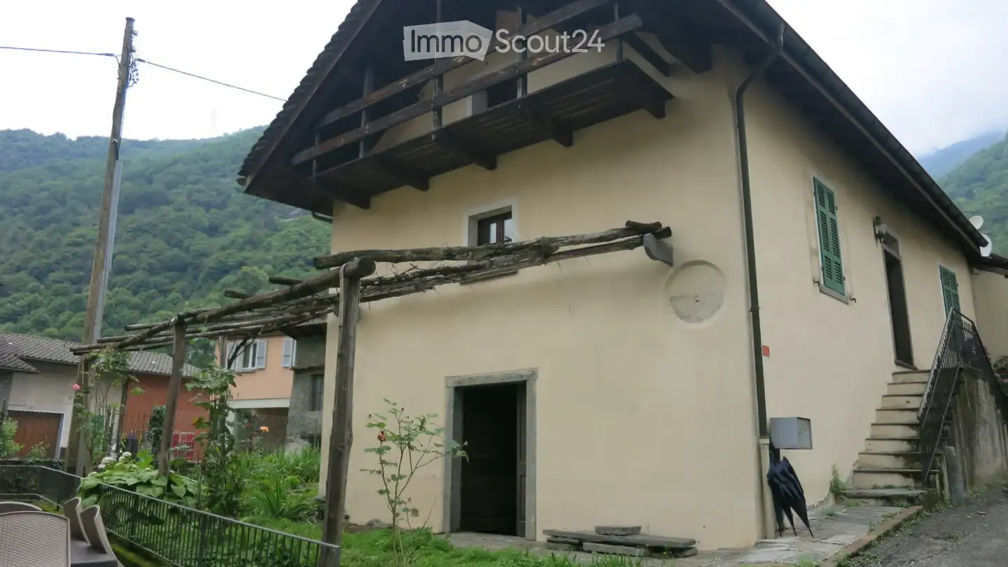 Einfamilienhaus kaufen - 6537 Grono