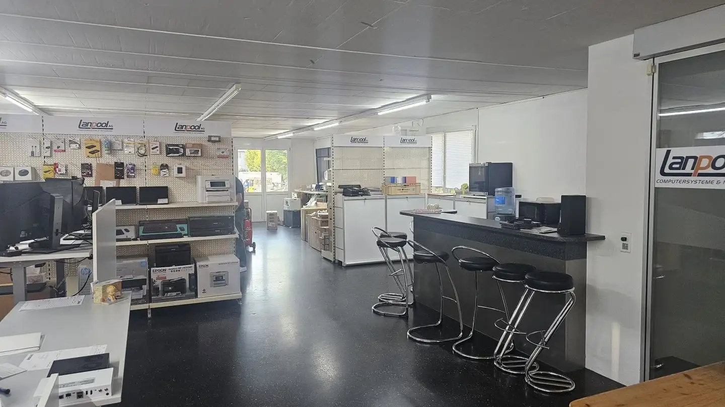 Commerciale in affitto - Hauptstrasse 9, 6287 Aesch LU