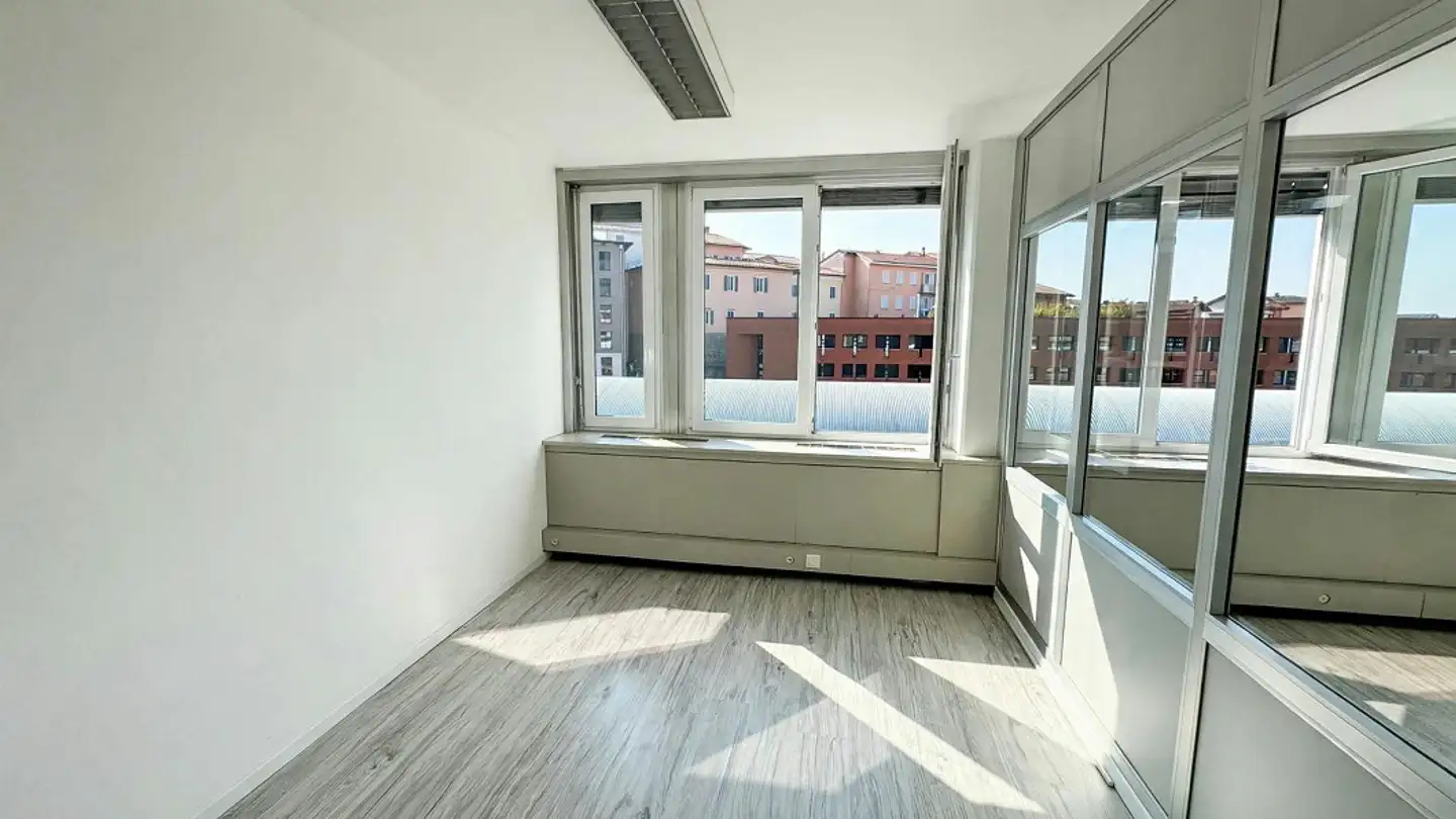 Office space for rent - 6850 Mendrisio - Photo 2