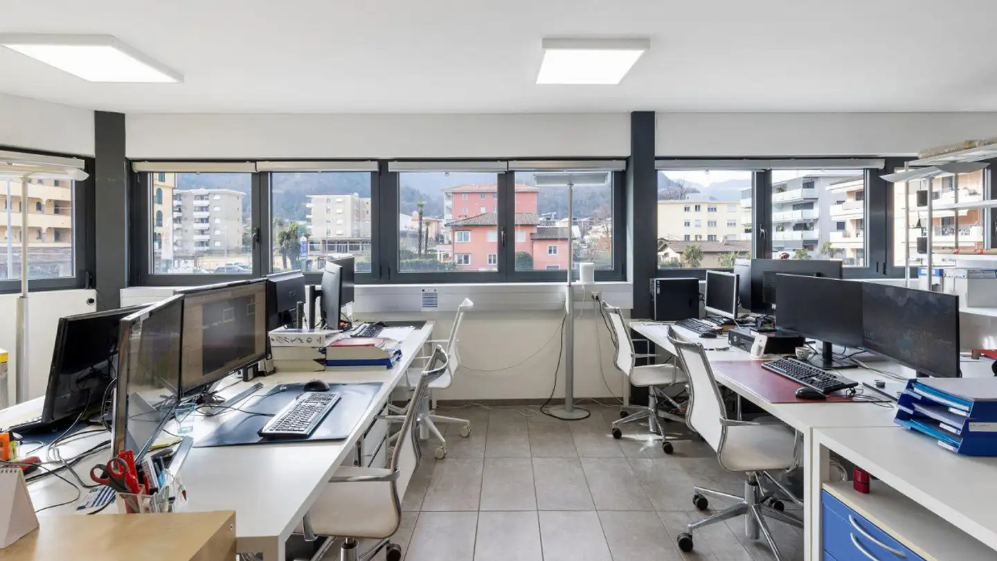 Spazio ufficio in vendita - Via Locarno, 6616 Losone - Photo 2