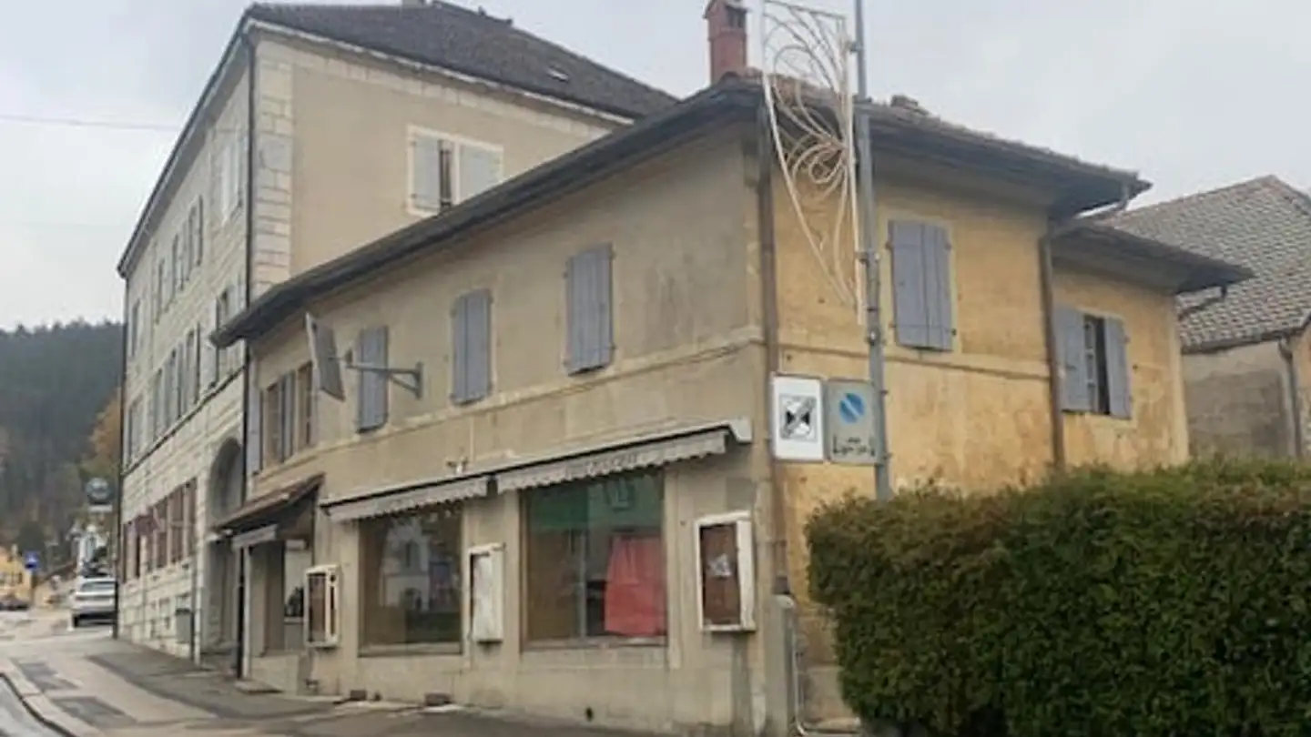 Residential building for sale - 2108 Couvet
