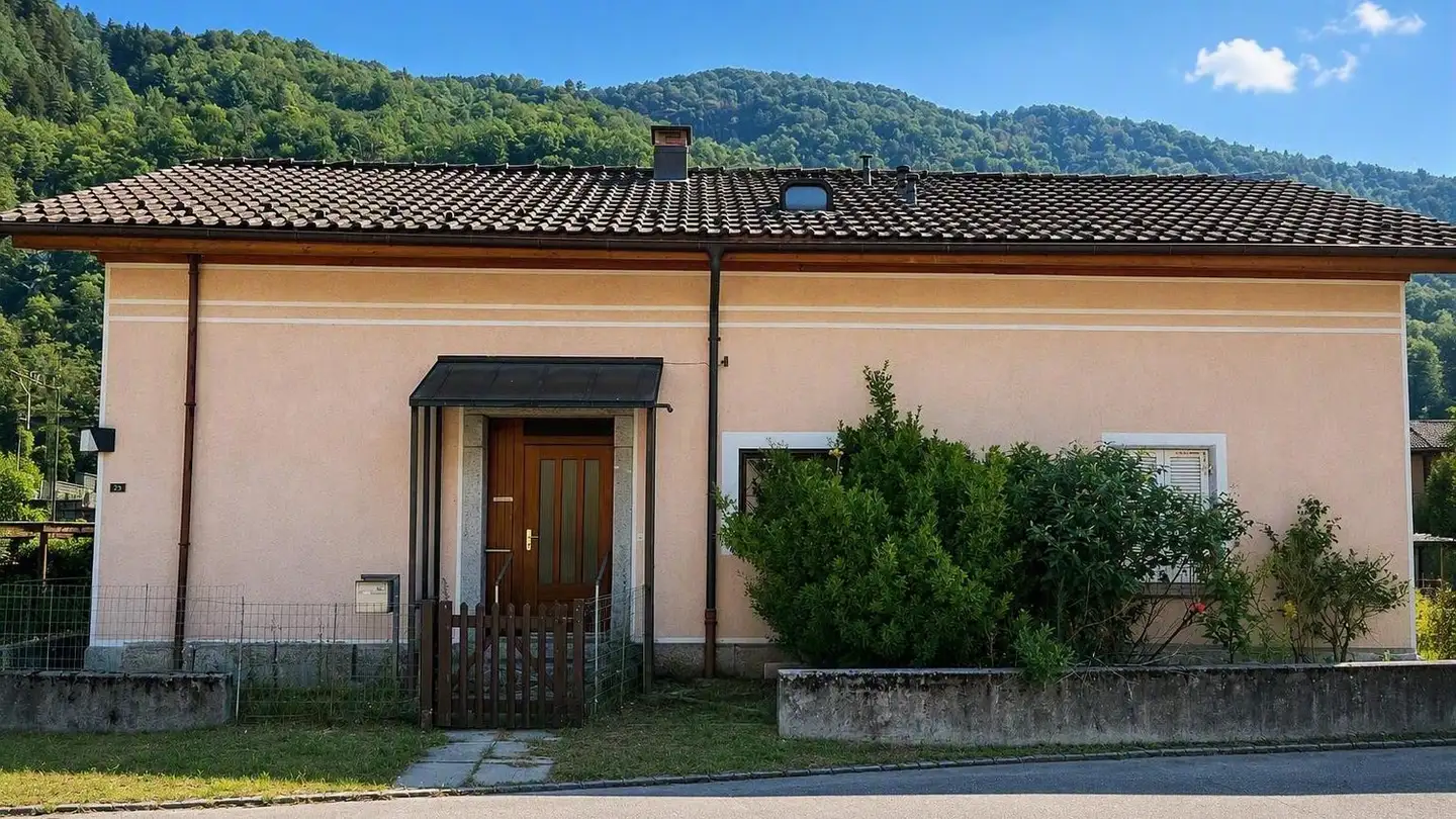 Einfamilienhaus kaufen - In Strèda Vegia 29, 6705 Cresciano
