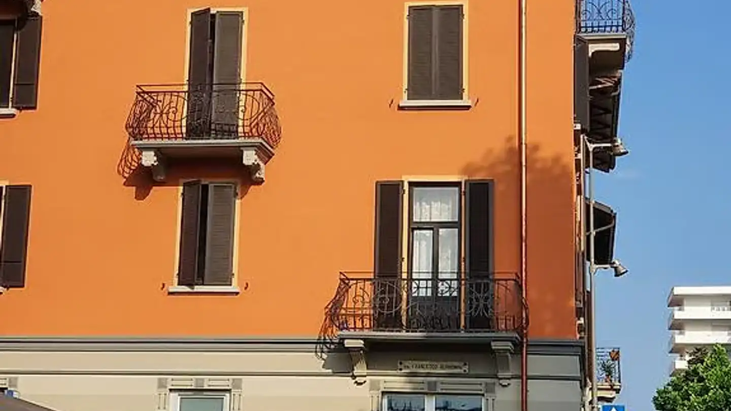 Commercial à louer - Via Francesco Borromini 2, 6830 Chiasso