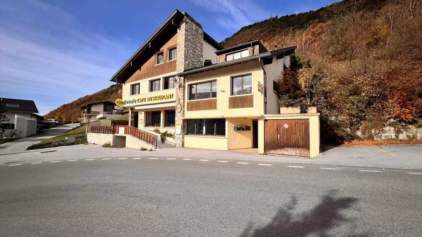 Apartment for sale - 3978 Flanthey