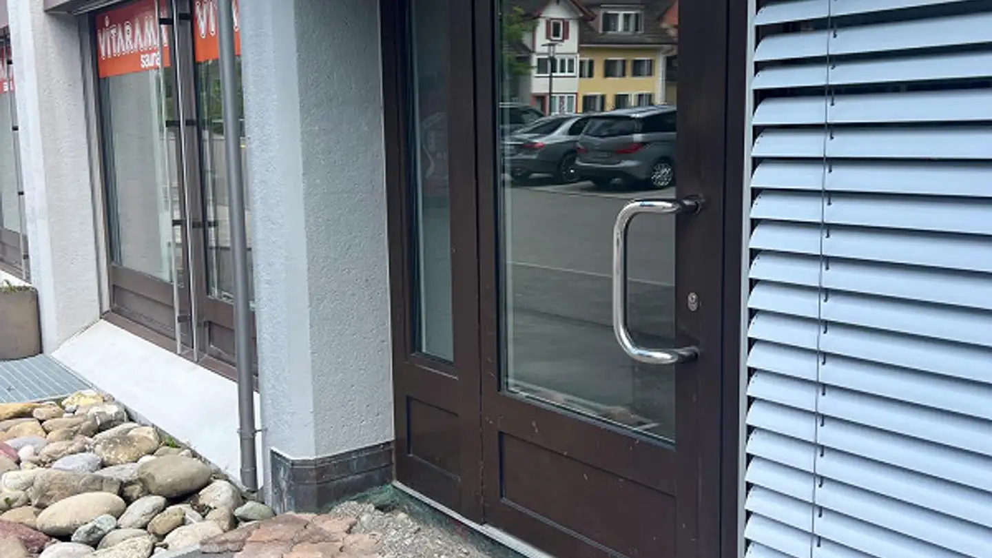 Office space for rent - Bahnhofstrasse 1, 6312 Steinhausen