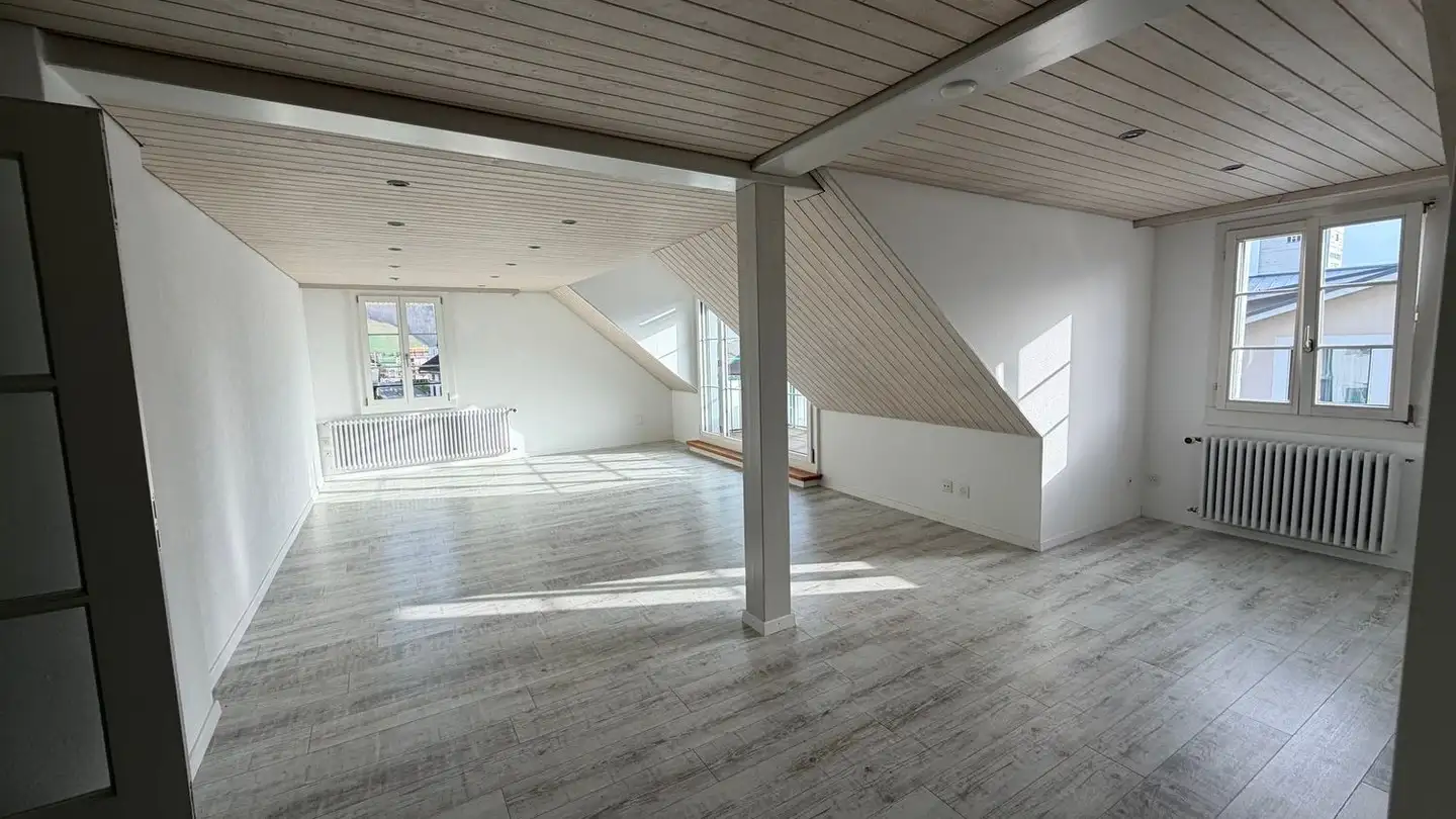 Attique à louer - Schwyzerstrasse 1, 6422 Steinen