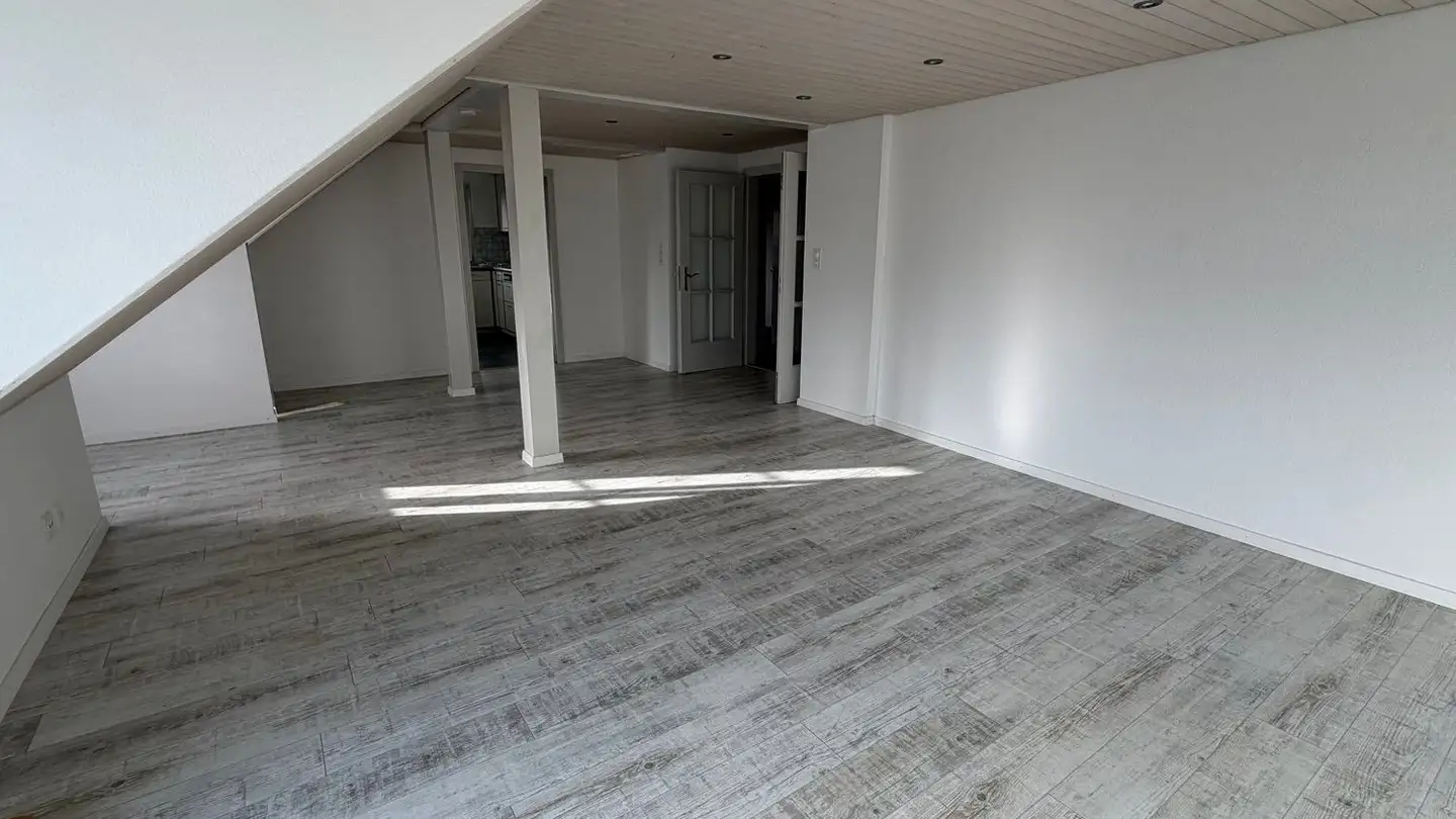Attique à louer - Schwyzerstrasse 1, 6422 Steinen - Photo 2
