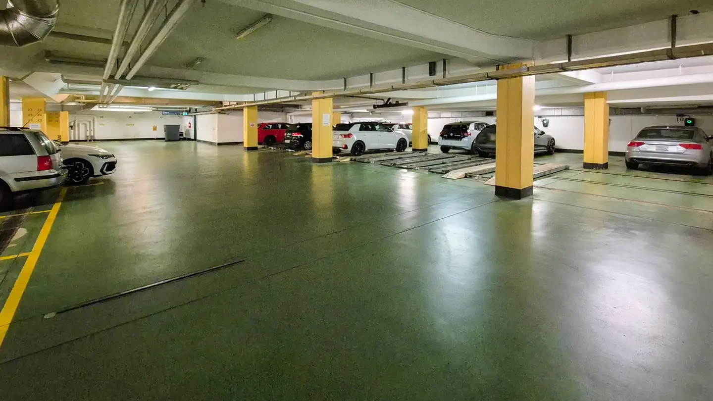 Place de parking souterraine à louer - Stadthausstrasse 14, 8400 Winterthur - Photo 2
