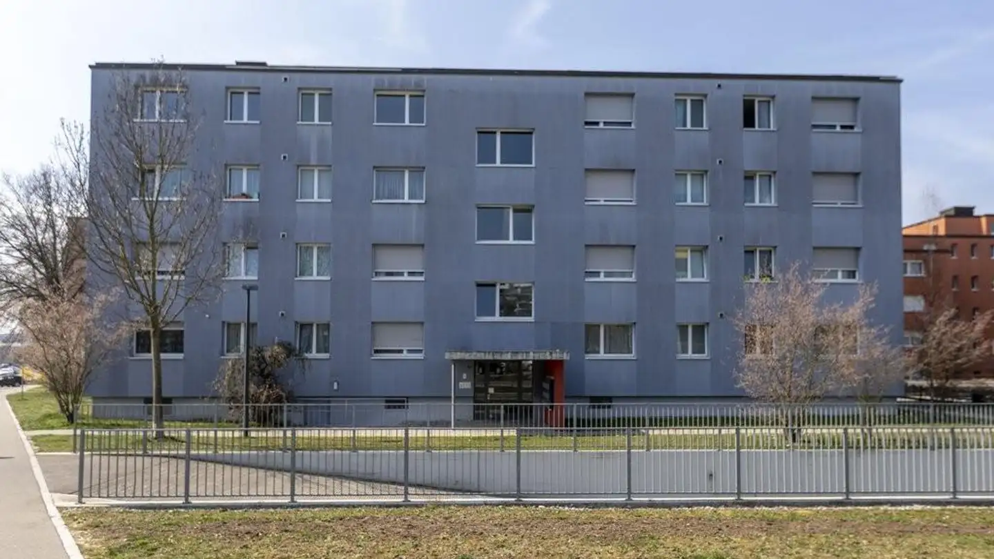 Indoor motorbike parking space for rent - Hohrainlistrasse, 8302 Kloten