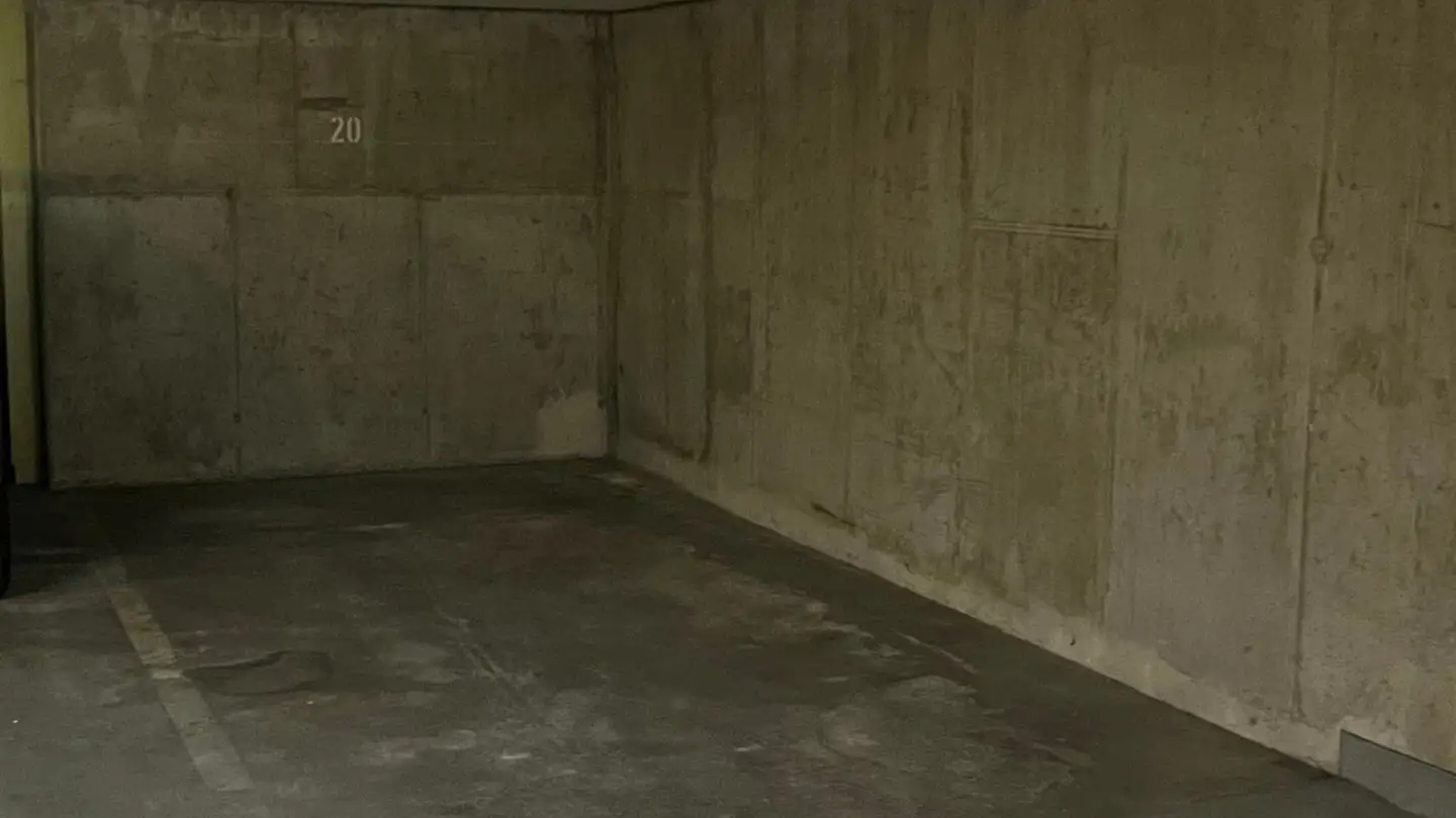 Underground parking space for rent - Balfrinstrasse 14, 3930 Visp