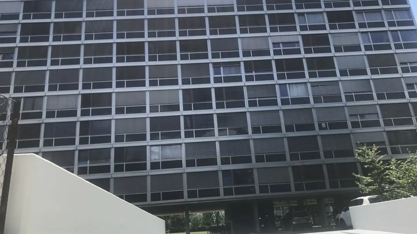 Outdoor parking space for rent - Avenue Sainte-Cécile 5, 1217 Meyrin - Photo 2