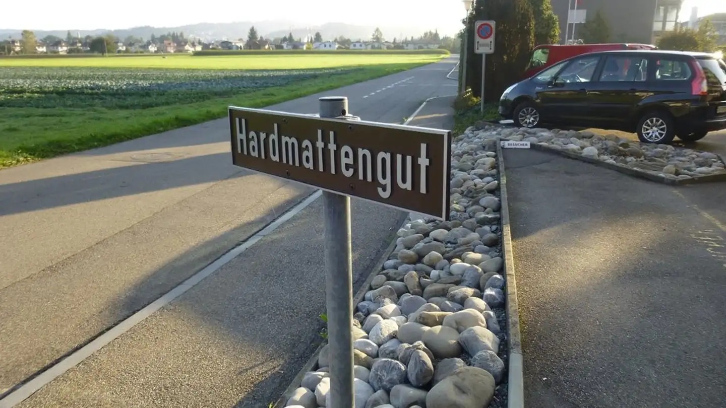 Indoor motorbike parking space for rent - Hardmattengut 1, 4802 Strengelbach