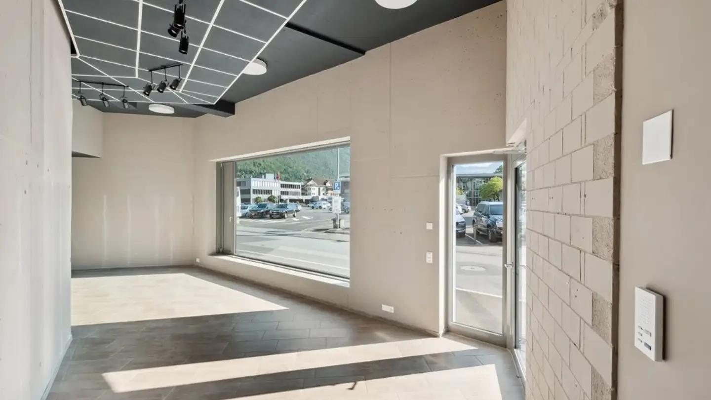 Commercial à louer - Föhneneichstrasse 1, 6440 Brunnen - Photo 2