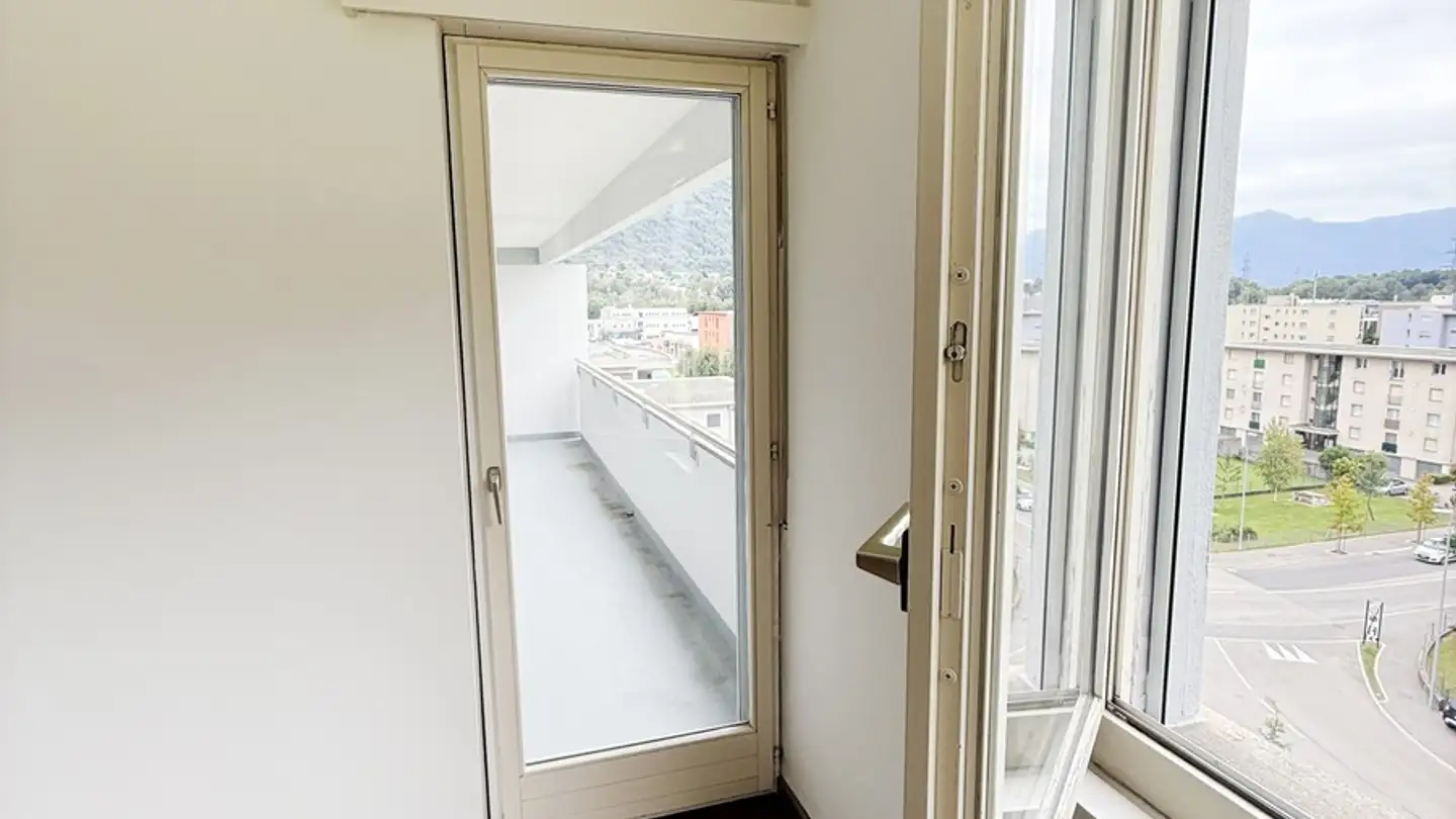 Dachgeschosswohnung kaufen - 6532 Castione