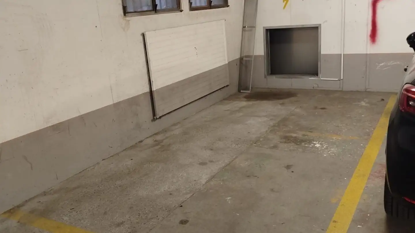 Single garage for rent - Route De Brügg / Brüggstrasse 10, 2503 Biel/Bienne - Photo 4