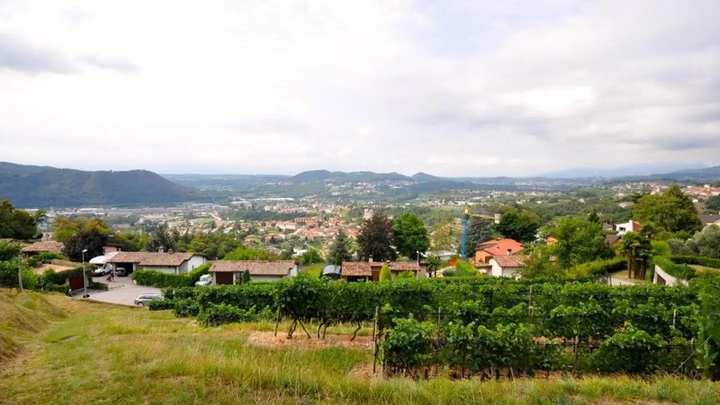 Terreno edificabile in vendita - 6835 Morbio Superiore