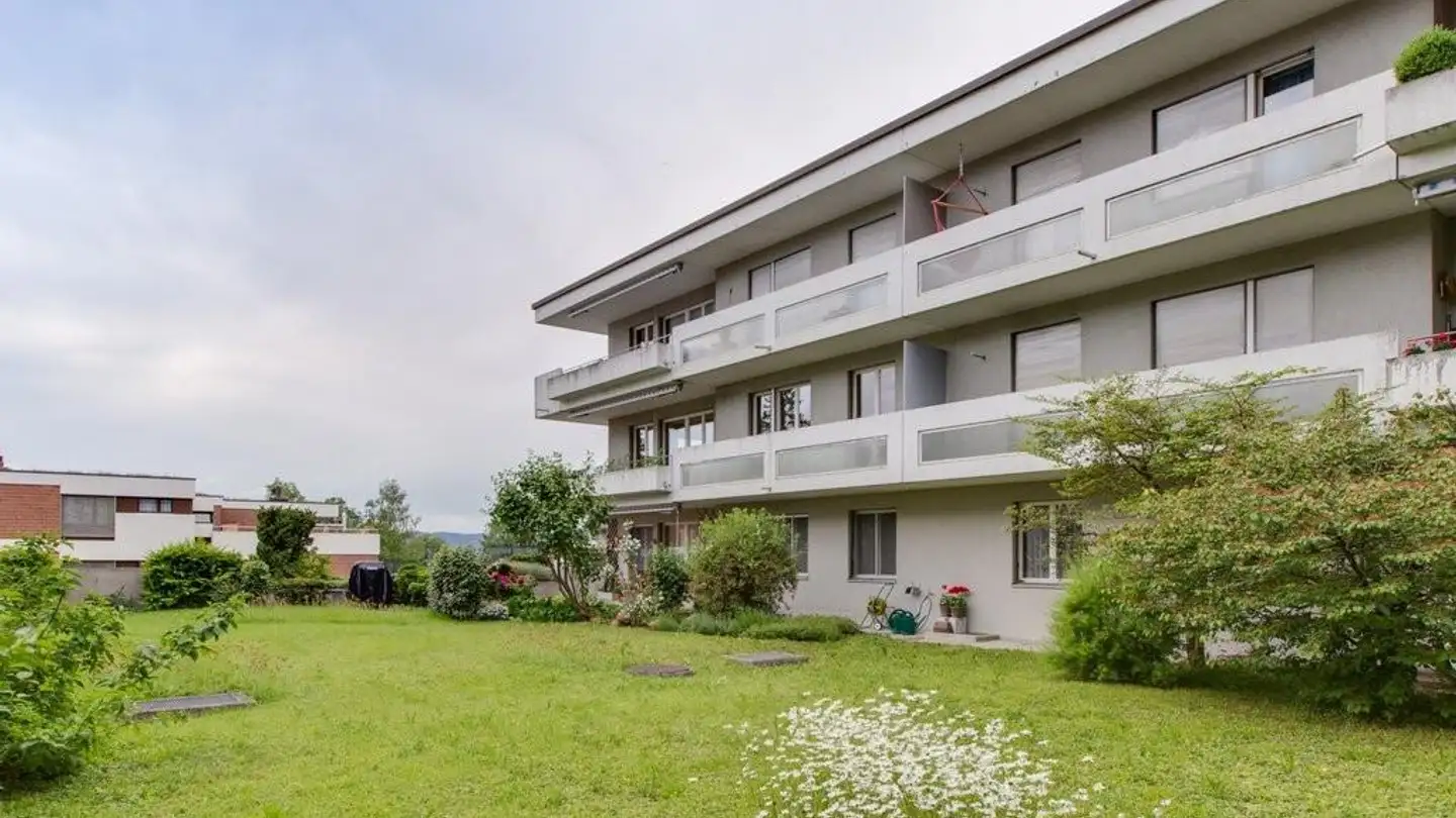 Parkplatz im Freien mieten - Leugrueb 7, 8126 Zumikon