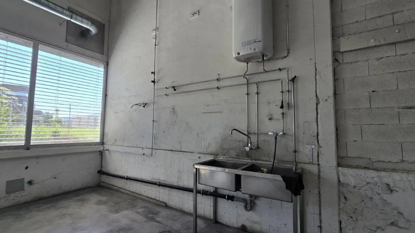 Proprietà industriale in affitto - Route Des Conrardes 12, 2017 Boudry - Foto 4