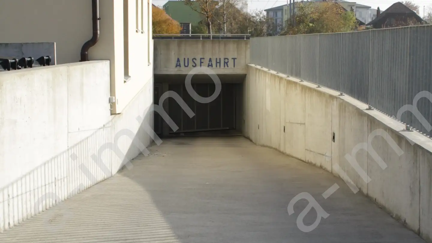 Tiefgaragenstellplatz mieten - Lerchenweg 14, 2543 Lengnau BE - Foto 2