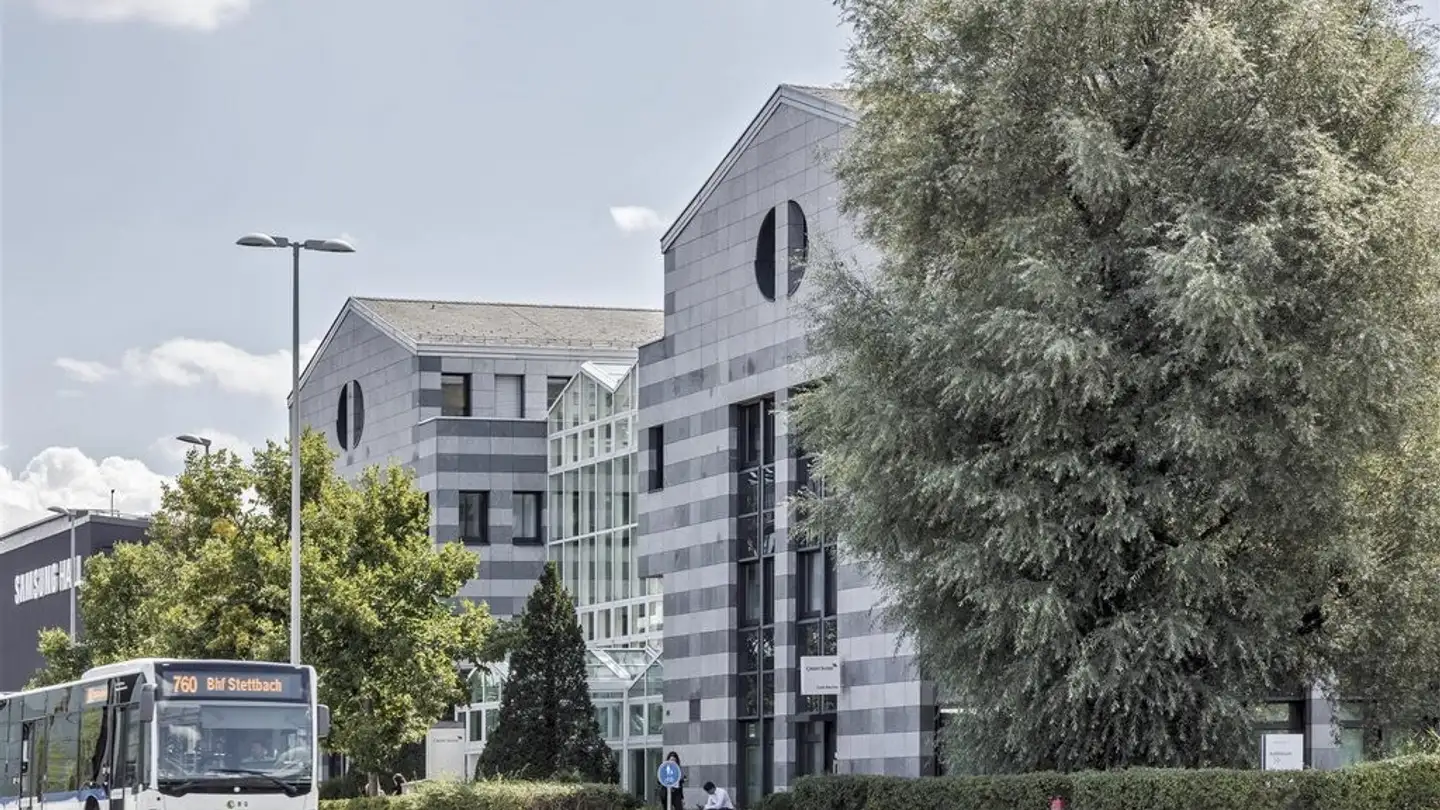 Commercial à louer - Zürichstrasse 137, 8600 Dübendorf