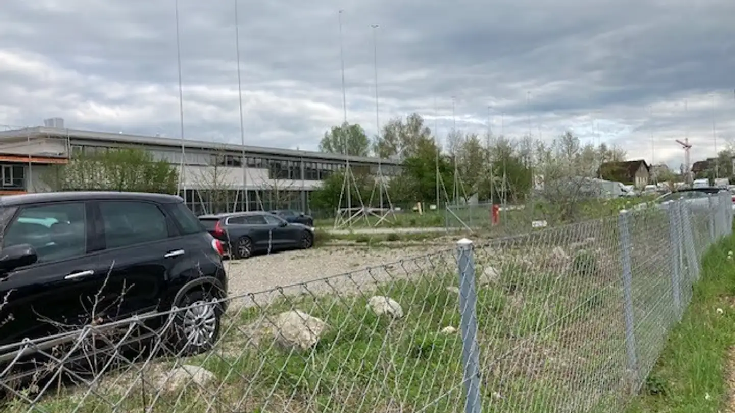 Outdoor parking space for rent - Luzernerstrasse 19, 5630 Muri AG - Photo 3