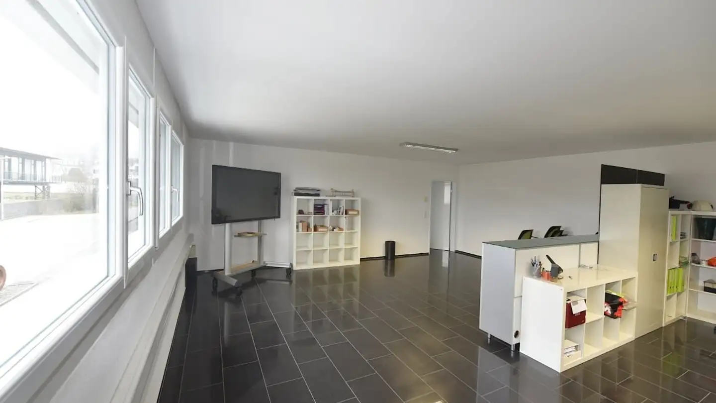 Office space for rent - Dorfstrasse 45, 6035 Perlen