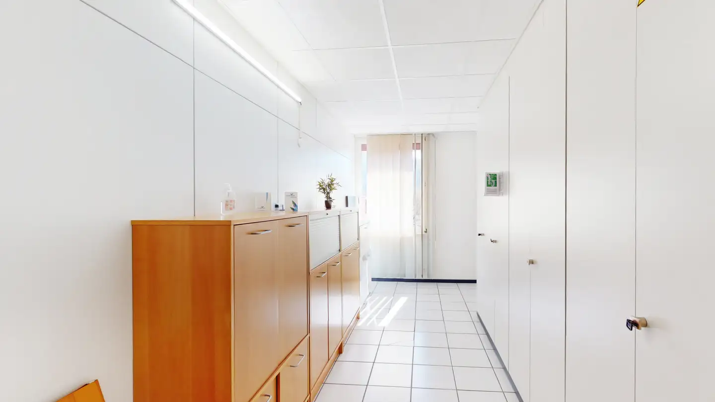 Office space for rent - Via Cantonale 24, 6802 Rivera