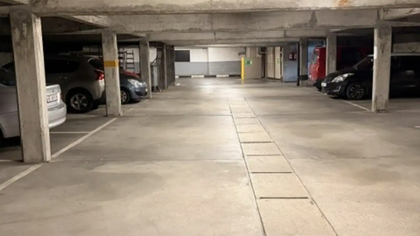 Place de parking extérieure à louer - 3006 Bern