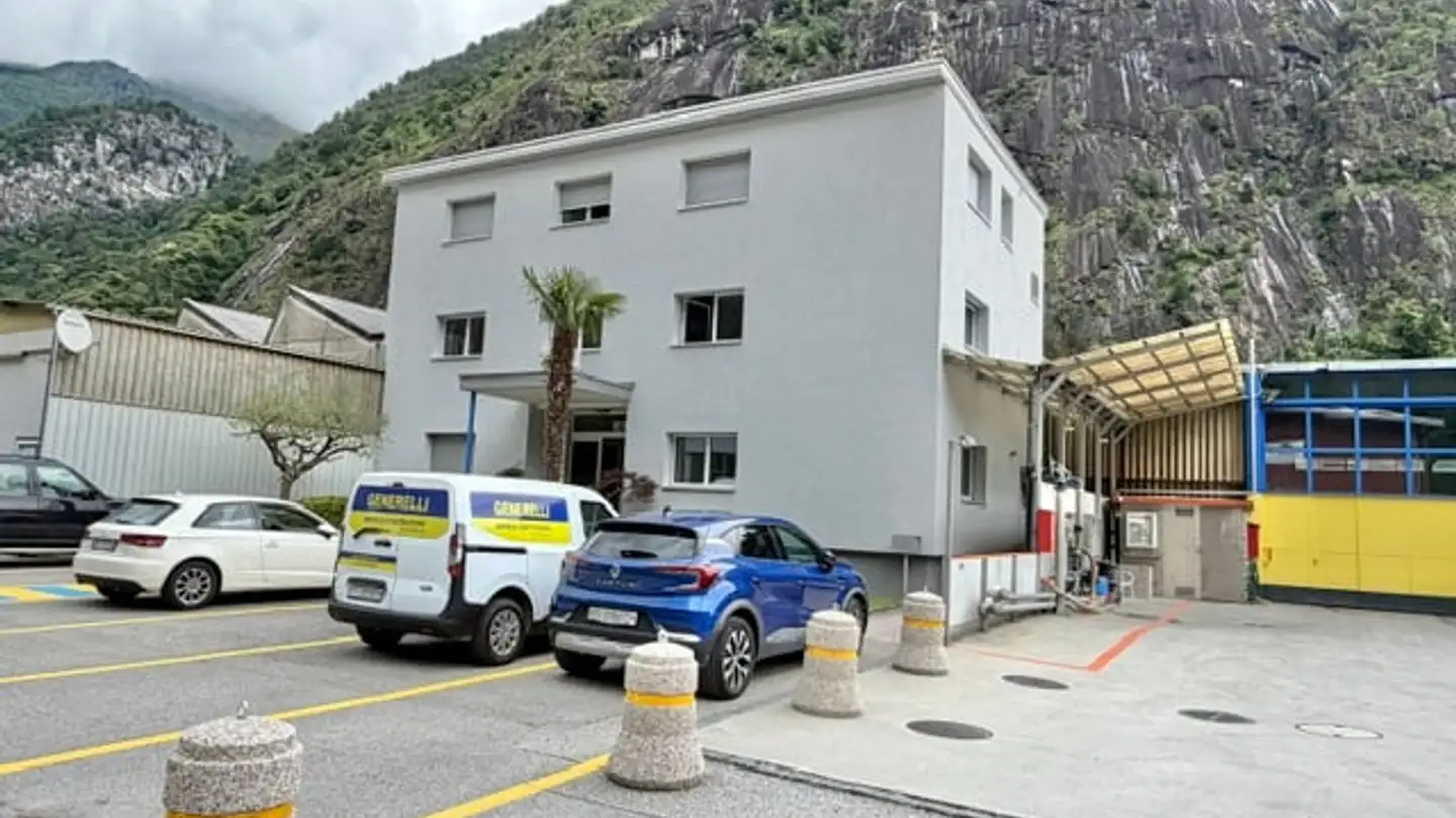 Bürofläche mieten - Zona Industriale 18, 6670 Avegno - Foto 2